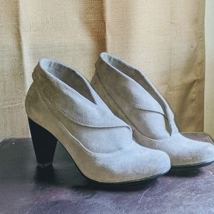 Gretta grey suede leather ankle boot heels